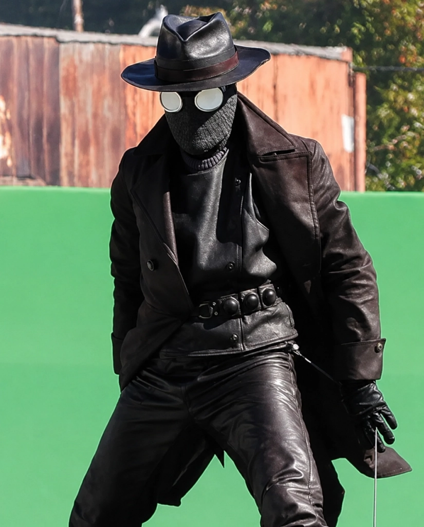 spider noir brown coat