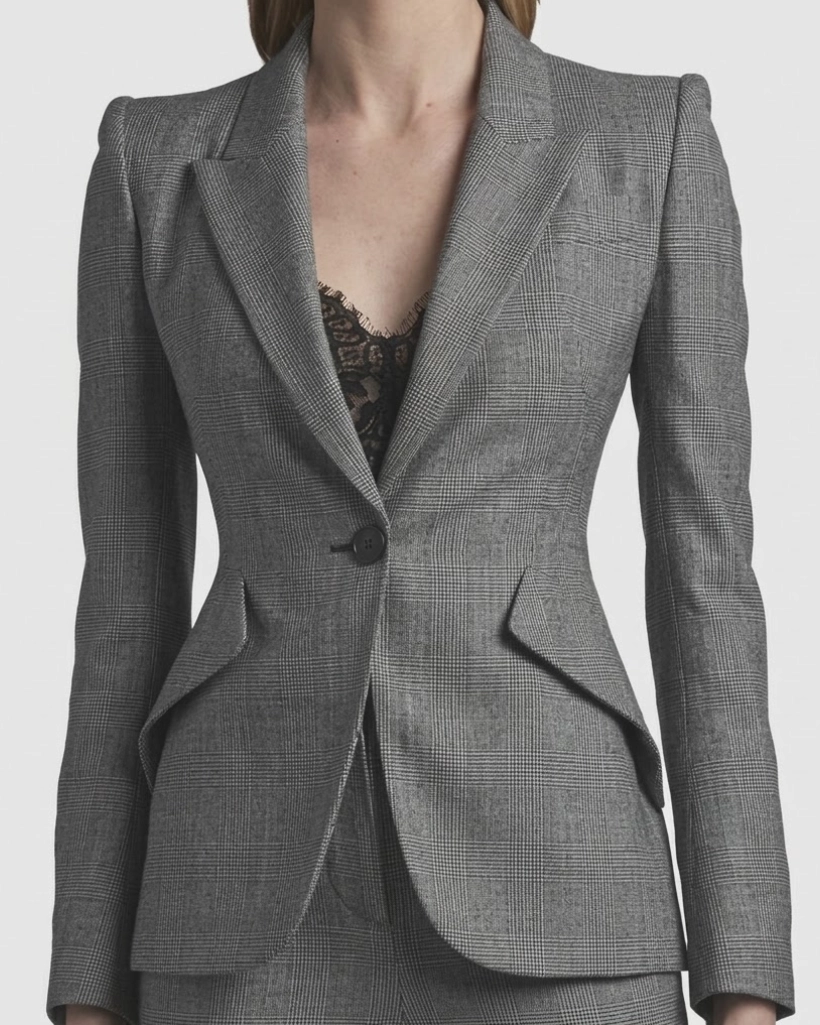 Alternative view of Yellowstone Season 5 Beth Dutton Grey Blazer