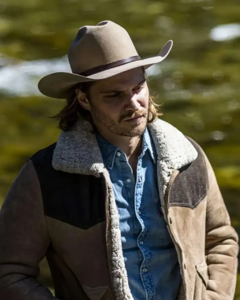 Yellowstone S05 Kayce Dutton Suede Leather Jacket - Image 4