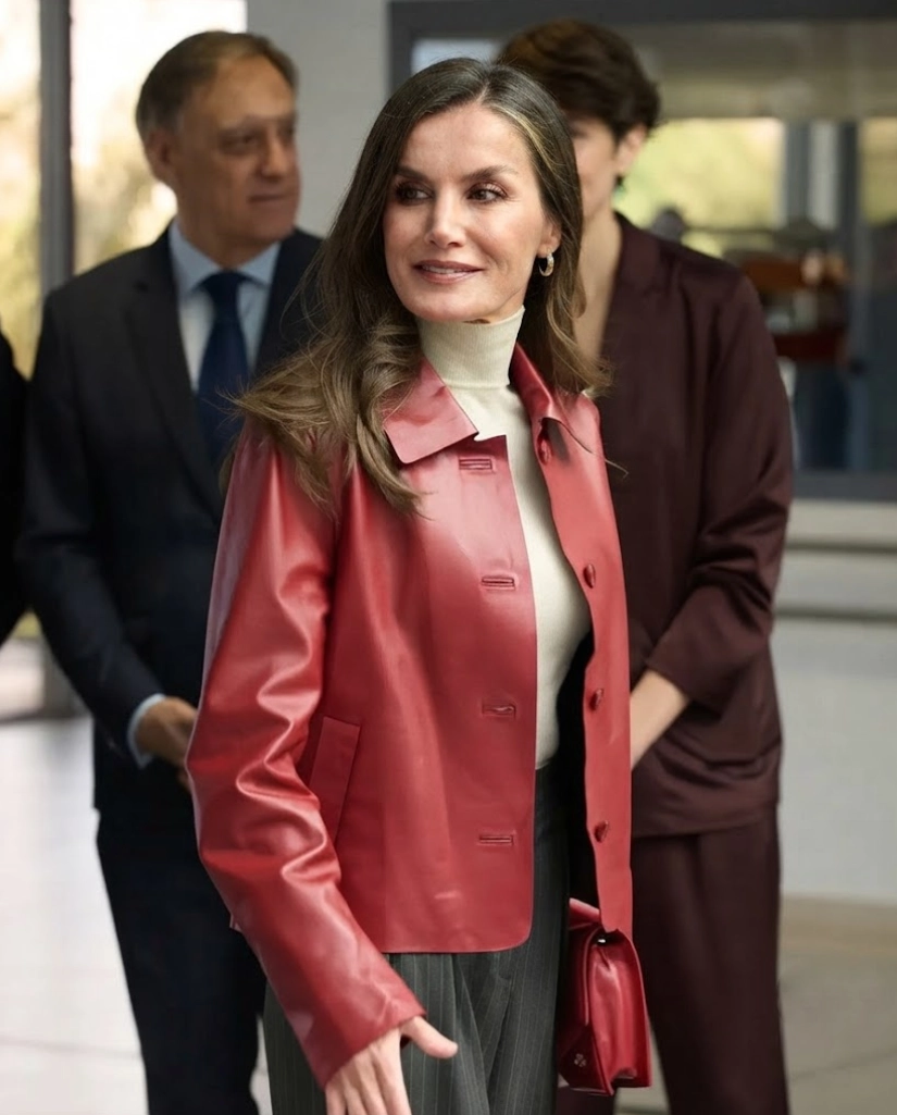queen letizia awards ceremony jacket