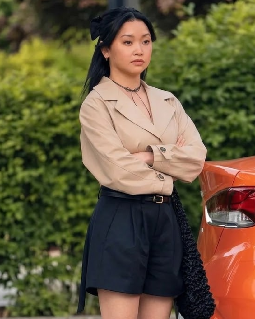 XO Kitty Lana Condor Cropped Jacket - Image 4