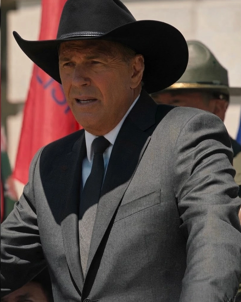 Alternative view of Yellowstone S05 John Dutton Black Blazer