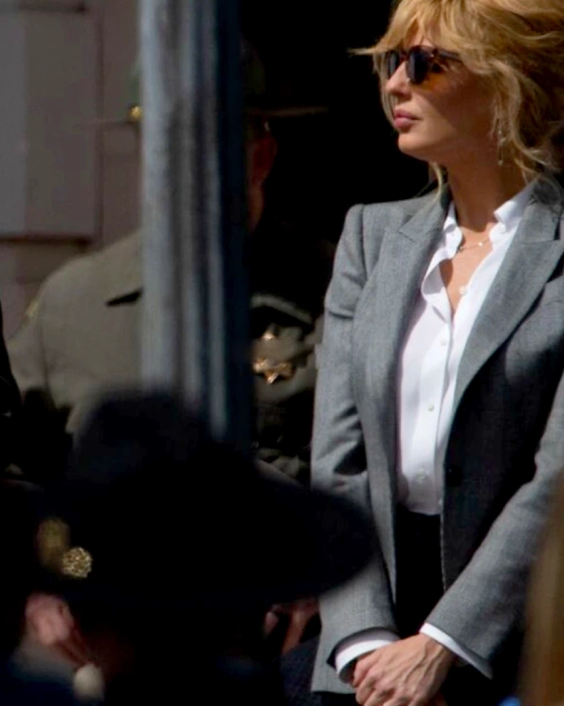 Yellowstone Season 5 Beth Dutton Grey Blazer - Image 5